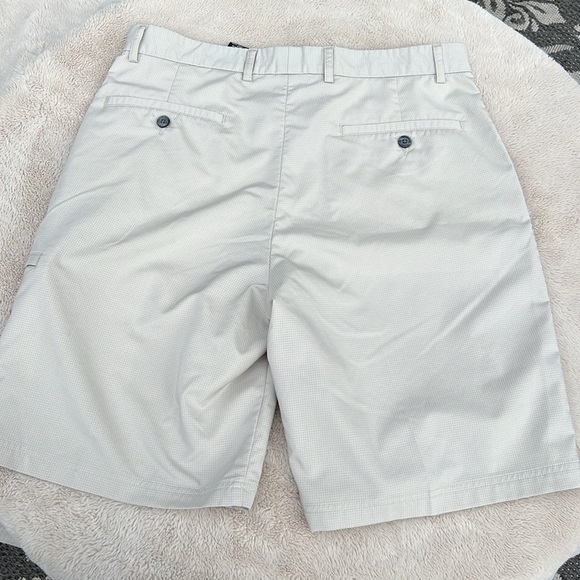 Pebble Beach performance shorts. Size 34 waist. Great condition. - Picture 3 of 6